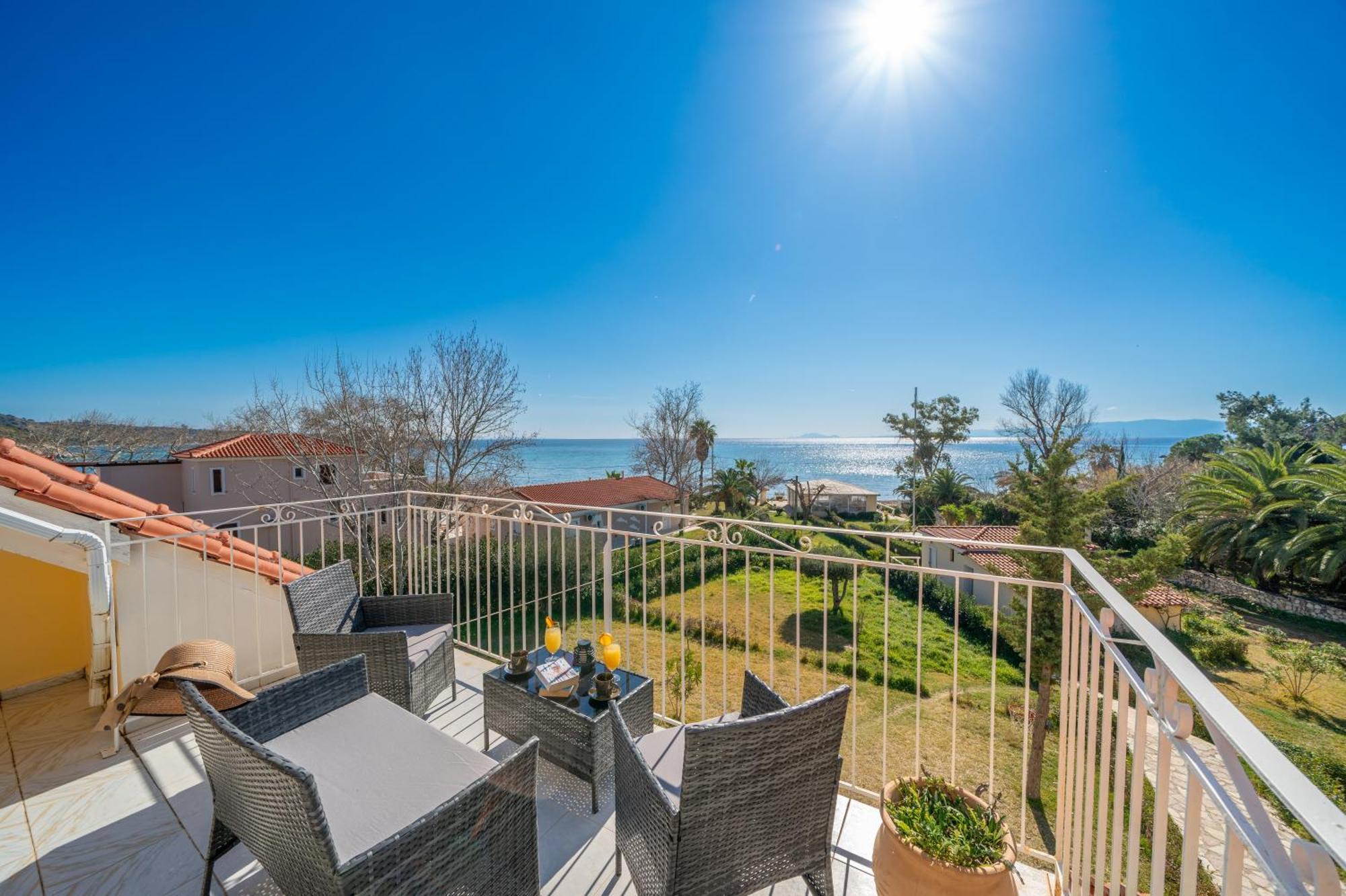 Southbank Seafront Apartments กาเตลิออส ภายนอก รูปภาพ