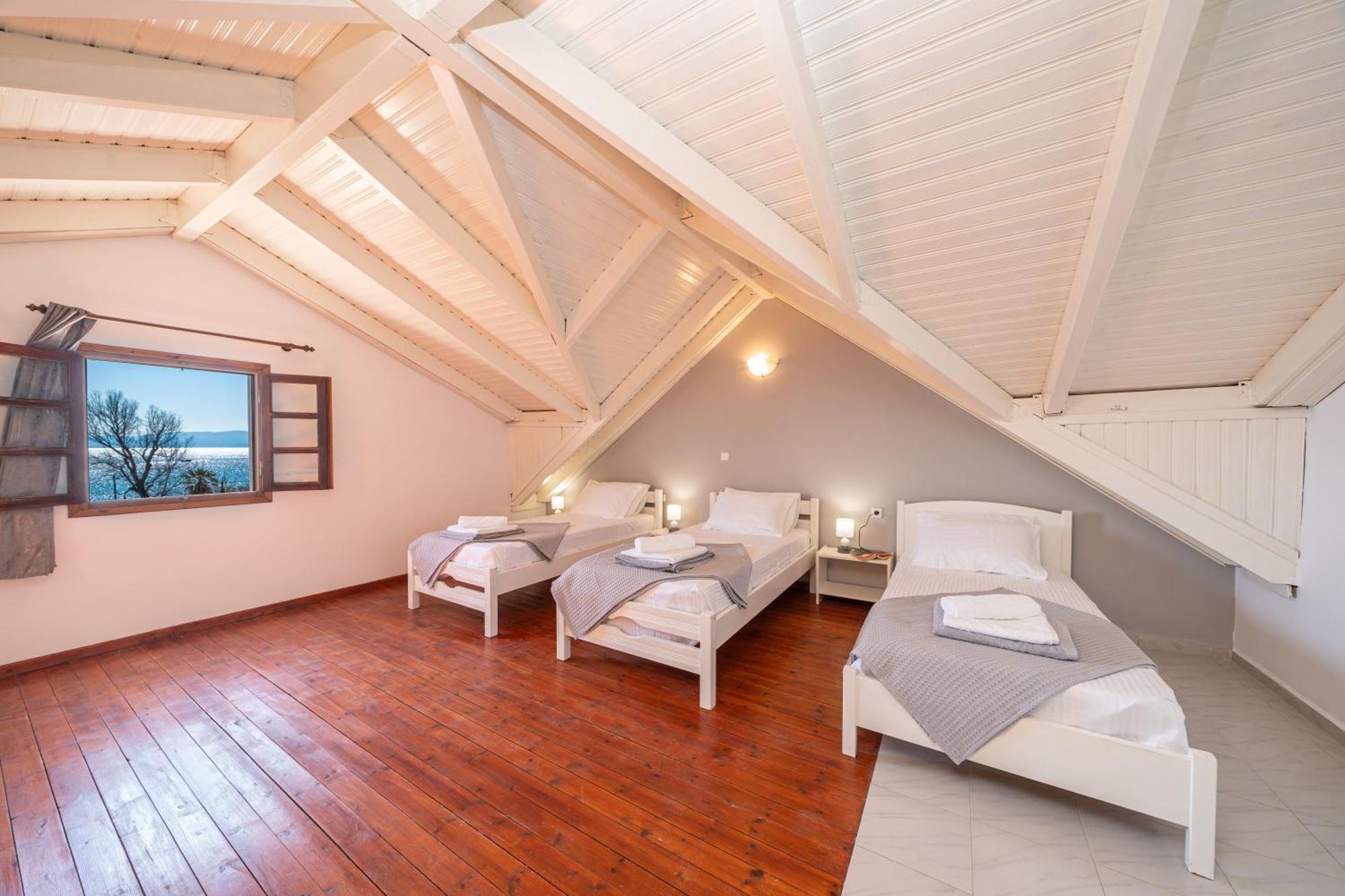 Southbank Seafront Apartments กาเตลิออส ภายนอก รูปภาพ
