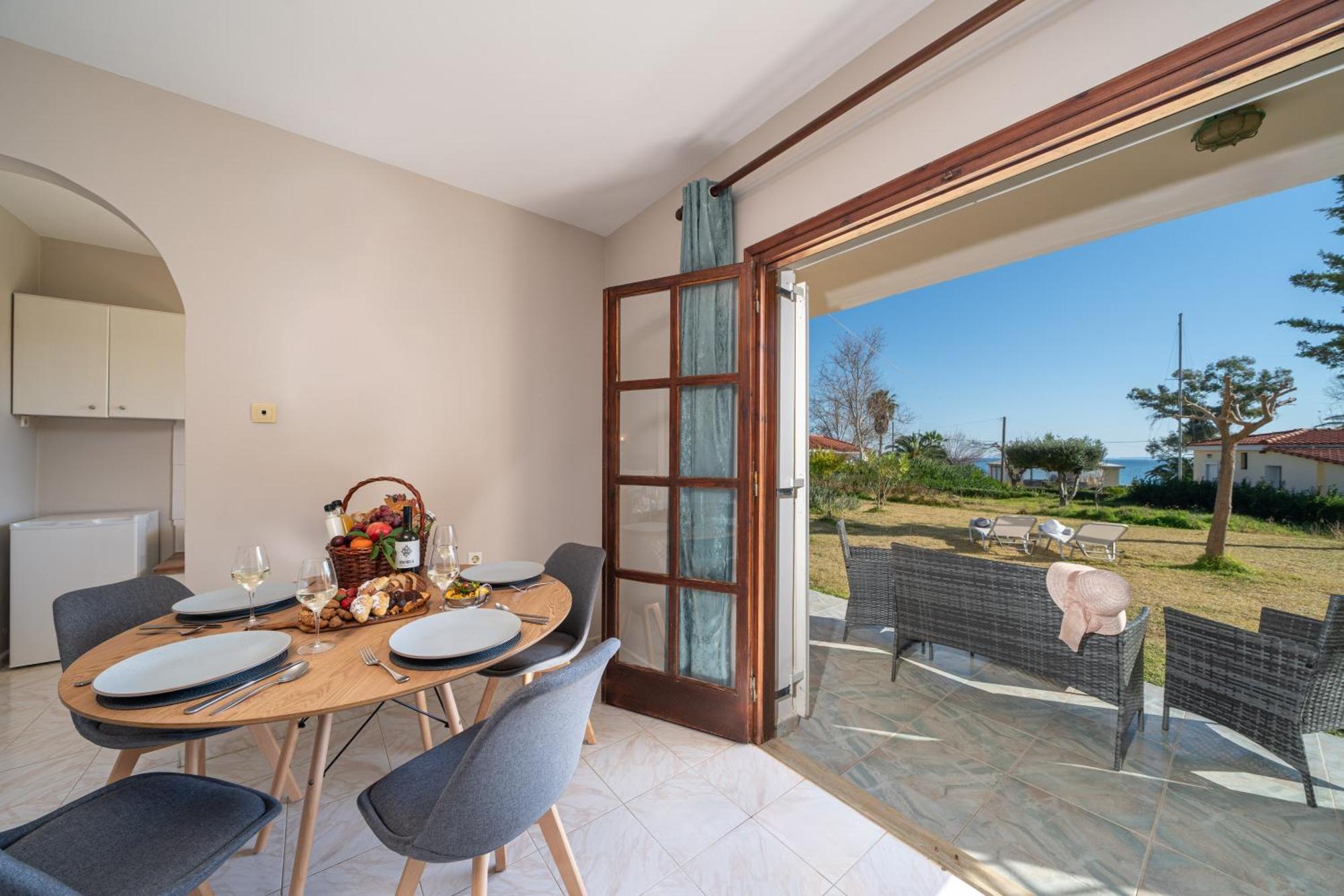 Southbank Seafront Apartments กาเตลิออส ภายนอก รูปภาพ