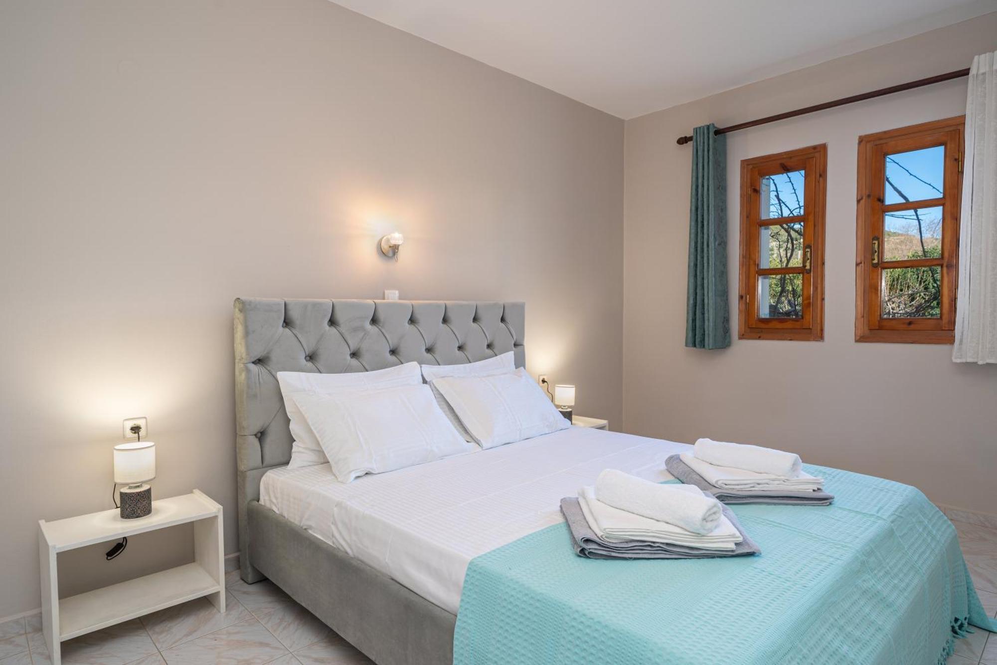 Southbank Seafront Apartments กาเตลิออส ภายนอก รูปภาพ
